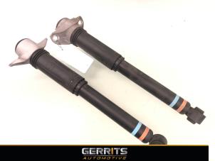 Gebruikte Schokbreker set Toyota Corolla Cross 2.0 VVT-i 16V Hybrid 200 Prijs € 99,99 Margeregeling aangeboden door Gerrits Automotive BV