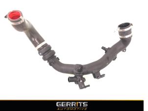 Gebruikte Intercooler Slang Ford Kuga II (DM2) 1.5 EcoBoost 16V 120 Prijs € 74,99 Margeregeling aangeboden door Gerrits Automotive BV