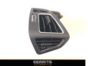 Gebruikte Luchtrooster Dashboard Ford Kuga II (DM2) 1.5 EcoBoost 16V 120 Prijs € 24,99 Margeregeling aangeboden door Gerrits Automotive BV