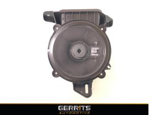 Gebruikte Subwoofer Renault Megane IV Estate (RFBK) 1.3 TCE 160 16V Prijs € 174,99 Margeregeling aangeboden door Gerrits Automotive BV