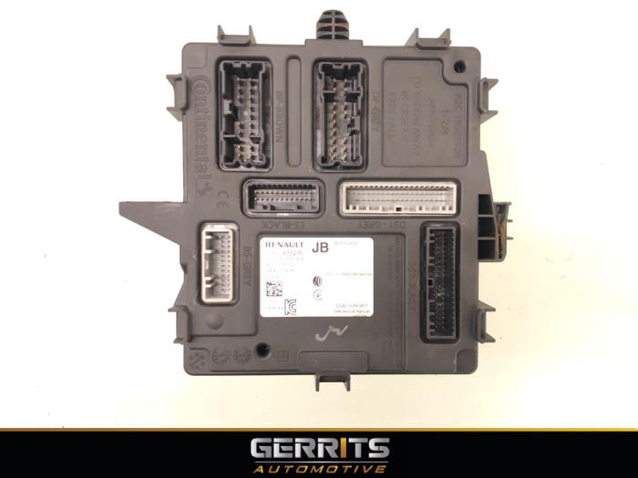 Gebruikte Computer Body Control Renault Megane IV Estate (RFBK) 1.3 TCE 160 16V Prijs € 99,99 Margeregeling aangeboden door Gerrits Automotive BV