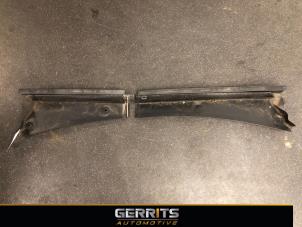 Gebruikte Paravent Citroen C3 Aircross I (2C/2R) 1.2 e-THP PureTech 110 Prijs € 44,99 Margeregeling aangeboden door Gerrits Automotive BV