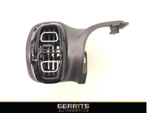 Gebruikte Luchtrooster Dashboard Citroen C3 Aircross I (2C/2R) 1.2 e-THP PureTech 110 Prijs € 74,99 Margeregeling aangeboden door Gerrits Automotive BV