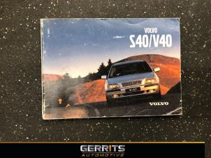 Gebruikte Instructie Boekje Volvo V40 (VW) 2.0 16V T4 Prijs € 19,99 Margeregeling aangeboden door Gerrits Automotive
