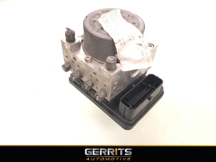 Gebruikte ABS Pomp Renault Megane IV (RFBB) 1.5 Energy dCi 110 Prijs € 199,99 Margeregeling aangeboden door Gerrits Automotive BV