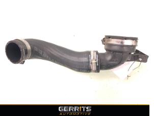 Gebruikte Intercooler Slang Peugeot 5008 II (M4/MC/MJ/MR) 1.6 THP 165 Prijs € 34,99 Margeregeling aangeboden door Gerrits Automotive BV