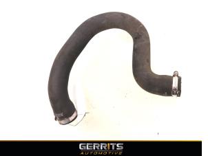 Gebruikte Intercooler Slang Peugeot 5008 II (M4/MC/MJ/MR) 1.6 THP 165 Prijs € 49,99 Margeregeling aangeboden door Gerrits Automotive BV