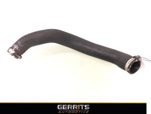 Gebruikte Intercooler Slang Peugeot 5008 II (M4/MC/MJ/MR) 1.6 THP 165 Prijs € 29,99 Margeregeling aangeboden door Gerrits Automotive BV