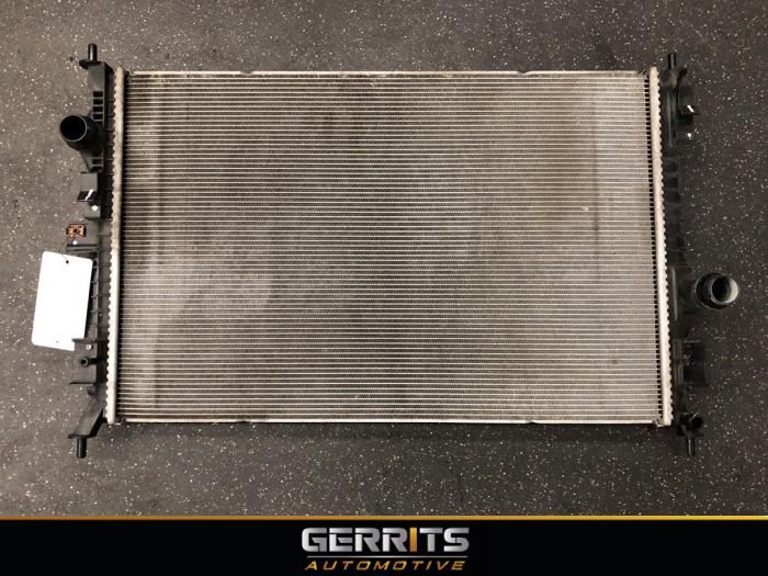 Gebruikte Radiateur Peugeot 5008 II (M4/MC/MJ/MR) 1.6 THP 165 Prijs € 124,99 Margeregeling aangeboden door Gerrits Automotive BV
