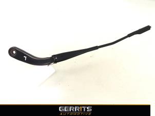 Gebruikte Ruitenwisserarm voor BMW 4 serie (F33) 428i 2.0 Turbo 16V Prijs € 19,99 Margeregeling aangeboden door Gerrits Automotive BV