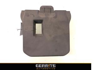 Gebruikte Afdekplaat diversen Ford Grand C-Max (DXA) 1.0 Ti-VCT EcoBoost 12V 125 Prijs € 19,99 Margeregeling aangeboden door Gerrits Automotive BV