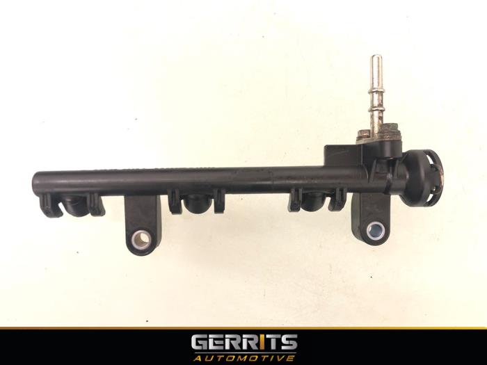 Gebruikte Injector brug Toyota Aygo (B10) 1.0 12V VVT-i Prijs € 29,99 Margeregeling aangeboden door Gerrits Automotive BV