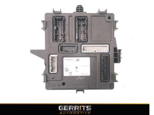 Gebruikte Module Bodycontrol Renault Megane IV Estate (RFBK) 1.0 TCE Prijs € 174,99 Margeregeling aangeboden door Gerrits Automotive