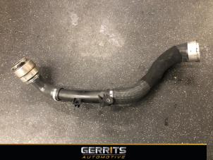 Gebruikte Intercooler Buis Renault Megane IV Estate (RFBK) 1.0 TCE Prijs € 74,99 Margeregeling aangeboden door Gerrits Automotive BV