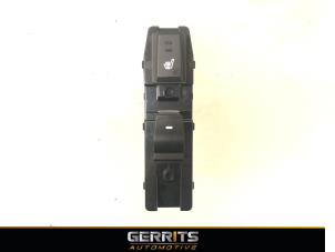 Gebruikte Raam schakelaar elektrisch Hyundai Ioniq 1.6 GDI 16V Hybrid Prijs € 34,99 Margeregeling aangeboden door Gerrits Automotive BV