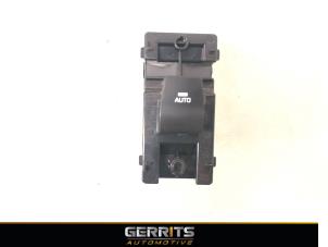 Gebruikte Raam schakelaar elektrisch Hyundai Ioniq EV Prijs € 24,99 Margeregeling aangeboden door Gerrits Automotive BV