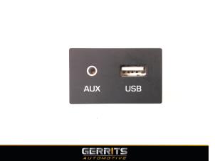 Gebruikte AUX/USB aansluiting Hyundai Ioniq Electric Prijs € 39,99 Margeregeling aangeboden door Gerrits Automotive