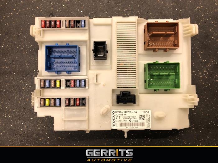 Gebruikte CEM (module) Volvo S60 II (FS) 2.4 D5 20V Prijs € 99,99 Margeregeling aangeboden door Gerrits Automotive BV