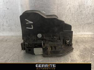 Gebruikte Slotmechaniek Portier 4Deurs links-voor BMW 1 serie (F20) 120i 1.6 16V Prijs € 34,99 Margeregeling aangeboden door Gerrits Automotive BV