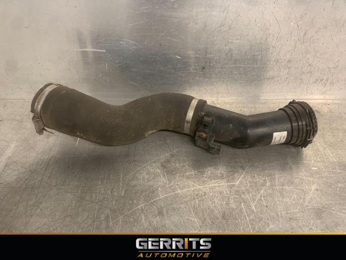Gebruikte Intercooler Buis BMW 1 serie (F20) 120i 1.6 16V Prijs € 34,99 Margeregeling aangeboden door Gerrits Automotive BV