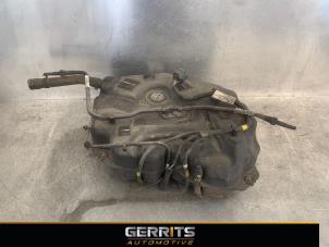 Gebruikte Adblue tank Landrover Range Rover Evoque (LVJ/LVS) 2.0 D 150 16V 5-drs. Prijs € 249,99 Margeregeling aangeboden door Gerrits Automotive BV