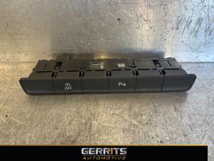 Gebruikte PDC Schakelaar Volkswagen Touran (5T1) 2.0 TDI 150 Prijs € 19,99 Margeregeling aangeboden door Gerrits Automotive BV