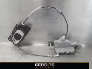 Gebruikte Slotmechaniek Portier 4Deurs links-voor Citroen C3 (SX/SW) 1.2 12V e-THP PureTech 110 Prijs € 74,99 Margeregeling aangeboden door Gerrits Automotive