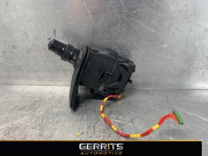 Gebruikte Pinker Schakelaar Renault Kangoo Express (FW) 1.5 dCi 85 Prijs € 29,99 Margeregeling aangeboden door Gerrits Automotive BV