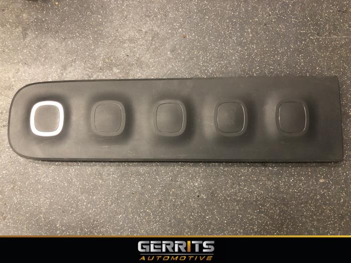 Gebruikte Deurbeschermer 4deurs links-voor Citroen C3 (SX/SW) 1.2 Vti 12V PureTech Prijs € 59,99 Margeregeling aangeboden door Gerrits Automotive BV