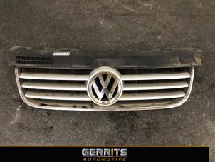 Gebruikte Grille Volkswagen Transporter T5 1.9 TDi Prijs € 74,99 Margeregeling aangeboden door Gerrits Automotive