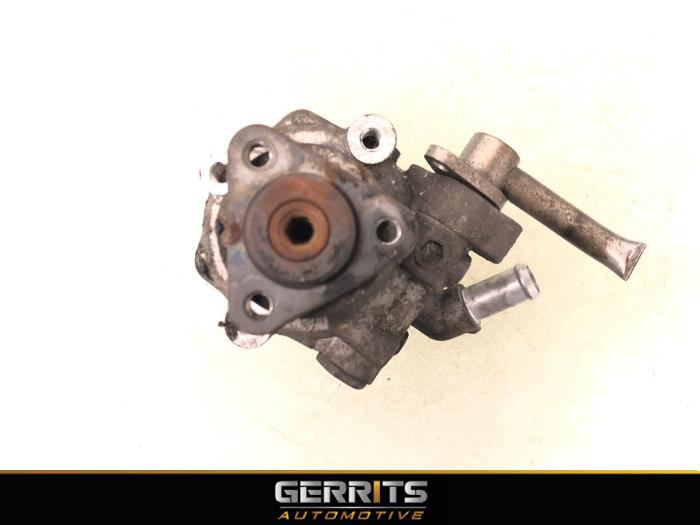 Stuurbekrachtiging Pomp van een Volkswagen Transporter T5 2.0 TDI DRF 2013