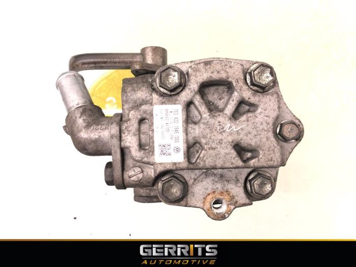 Stuurbekrachtiging Pomp van een Volkswagen Transporter T5 2.0 TDI DRF 2013