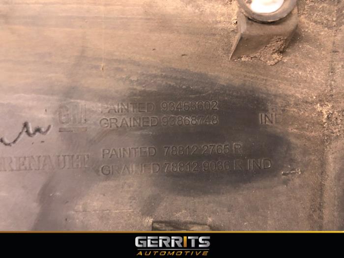 Sierstrip van een Opel Vivaro 1.6 CDTi BiTurbo 145 2017