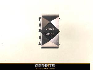 Gebruikte Schakelaar DS Automobiles DS 7 Crossback 1.6 16V PureTech 180 Prijs € 49,99 Margeregeling aangeboden door Gerrits Automotive BV