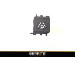 Gebruikte Schakelaar DS Automobiles DS 7 Crossback 1.6 16V PureTech 180 Prijs € 34,99 Margeregeling aangeboden door Gerrits Automotive BV