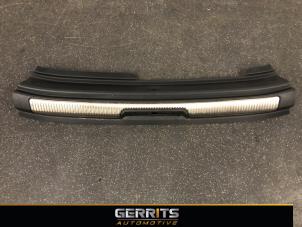 Gebruikte Afdekking slotvanger achter DS Automobiles DS 7 Crossback 1.6 16V PureTech 180 Prijs € 149,99 Margeregeling aangeboden door Gerrits Automotive BV