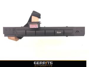 Gebruikte Start/Stop schakelaar BMW 1 serie (E81) 120d 16V Prijs € 24,99 Margeregeling aangeboden door Gerrits Automotive BV