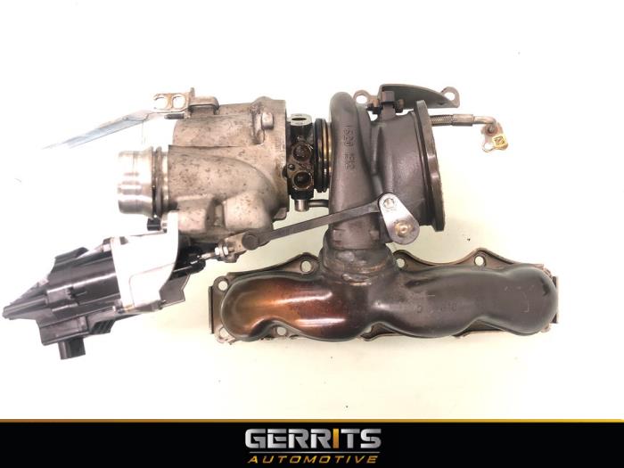 Turbo van een BMW 4 serie (F33) 428i 2.0 Turbo 16V 2014