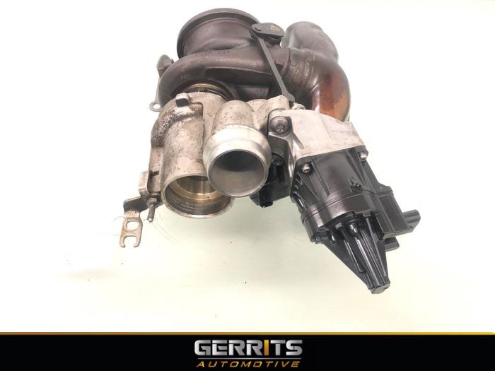 Turbo van een BMW 4 serie (F33) 428i 2.0 Turbo 16V 2014