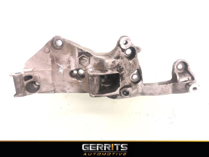 Gebruikte Dynamosteun boven Opel Grandland (X) 1.2 Turbo 12V Prijs € 34,99 Margeregeling aangeboden door Gerrits Automotive BV