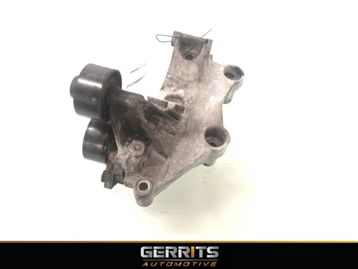 Dynamosteun boven van een Opel Vivaro 1.6 CDTi BiTurbo 145 2017