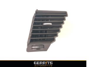 Gebruikte Luchtrooster Dashboard Opel Astra K 1.0 Turbo 12V Prijs € 24,99 Margeregeling aangeboden door Gerrits Automotive BV