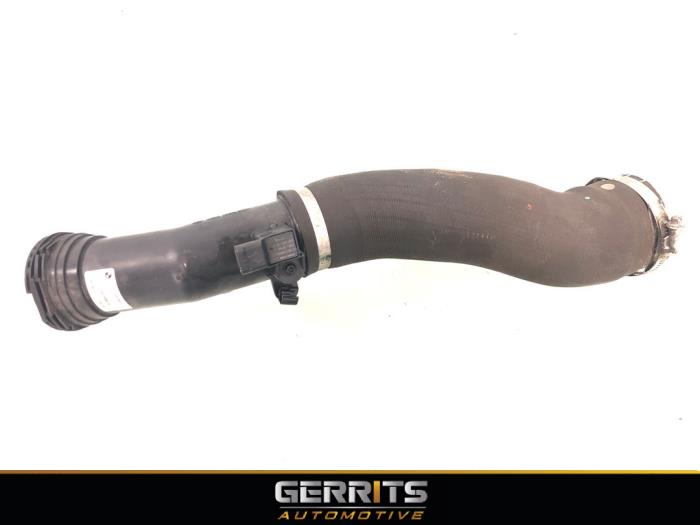 Gebruikte Intercooler Buis BMW 1 serie (F20) 120i 1.6 16V Prijs € 49,99 Margeregeling aangeboden door Gerrits Automotive BV
