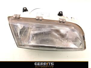 Gebruikte Rechter Koplamp Volvo V40 (VW) 2.0 16V Prijs € 39,99 Margeregeling aangeboden door Gerrits Automotive BV