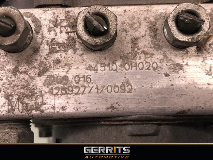 ABS Pomp van een Peugeot 107 1.0 12V 2012
