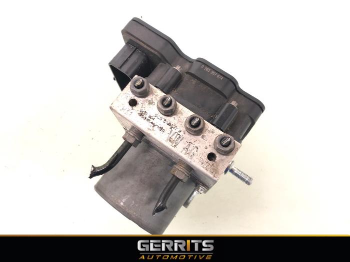 ABS Pomp van een Skoda Fabia III Combi (NJ5) 1.2 TSI 16V Greentech 2017