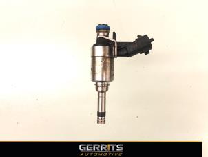 Gebruikte Injector (benzine injectie) Kia Carens IV (RP) 1.6 GDI 16V Prijs € 27,48 Margeregeling aangeboden door Gerrits Automotive