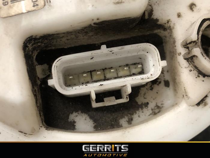 Brandstofpomp Elektrisch van een Volvo S40 (MS) 2.4 20V 2004