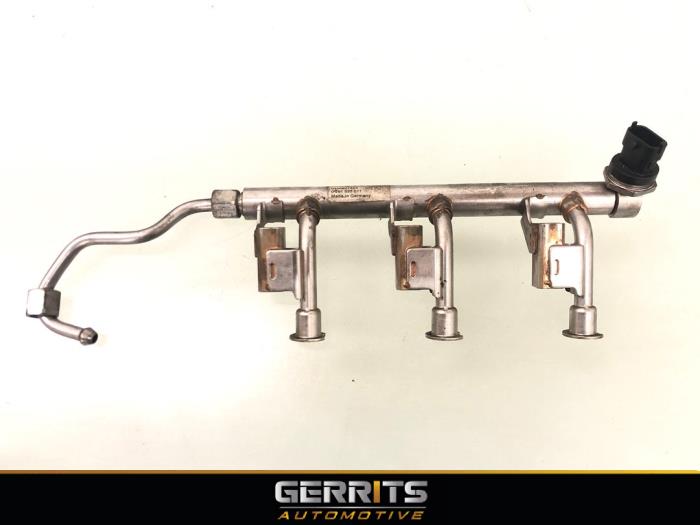 Gebruikte Injector brug Ford Focus 3 1.0 Ti-VCT EcoBoost 12V 100 Prijs € 74,99 Margeregeling aangeboden door Gerrits Automotive BV
