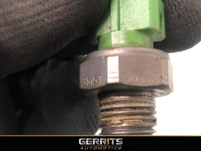 Oliedruk sensor van een Ford Focus 3 1.0 Ti-VCT EcoBoost 12V 100 2017